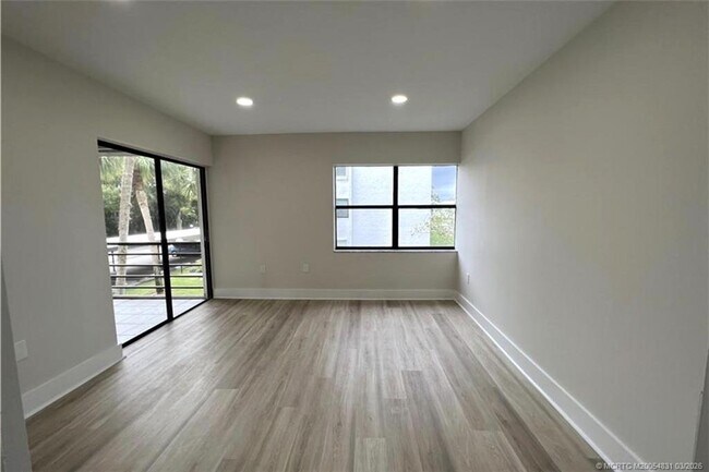 Building Photo - 1950 SW Palm City Rd