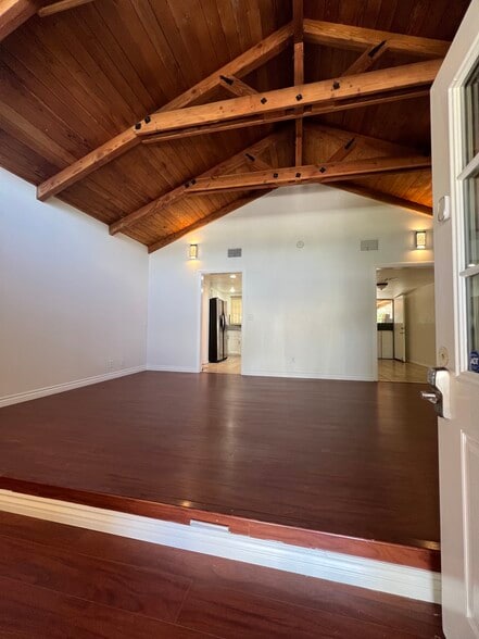 Living room - 8731 Colbath Ave