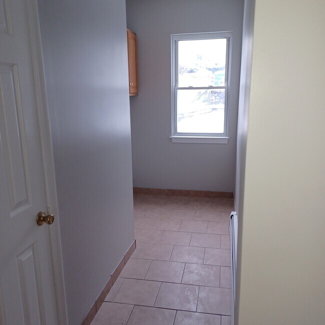 Building Photo - 117 Swan St