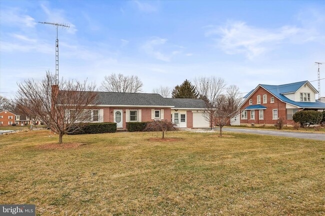 Building Photo - 1055 S Main St