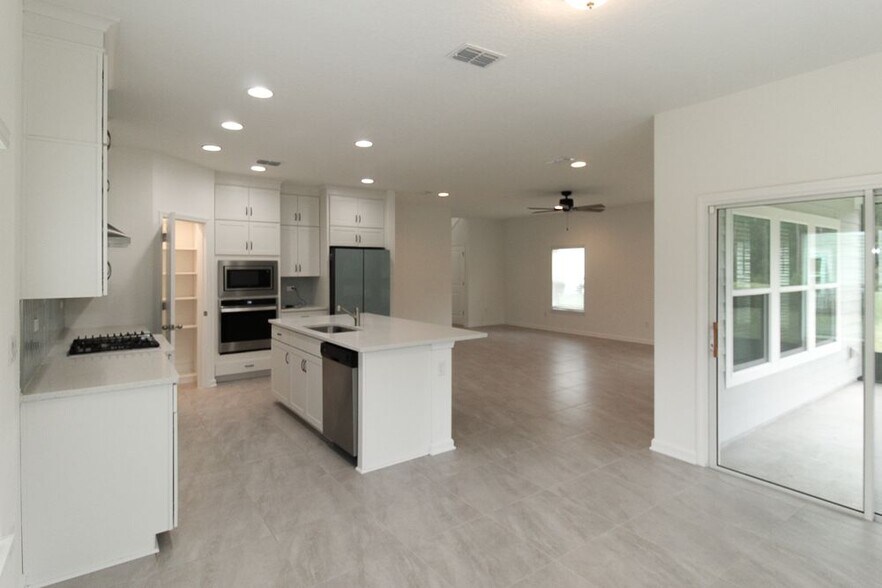 Building Photo - 254 Starnberg Ct