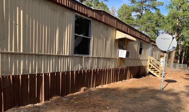 Building Photo - SECTION 8 VOUCHER HOLDERS APPLY NOW! 2 Bed...