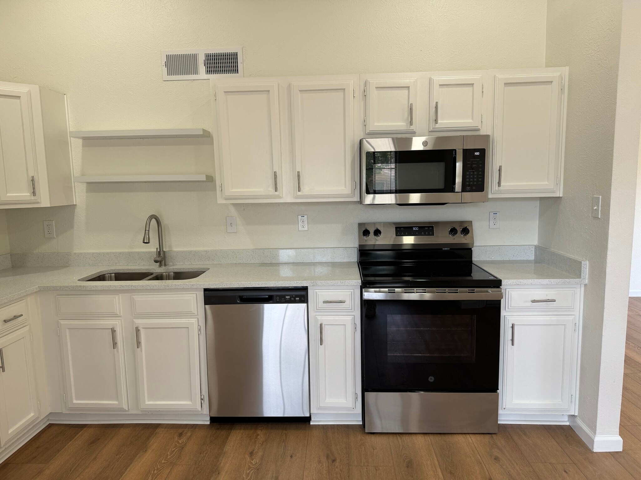 Building Photo - 4757 China Rose Dr