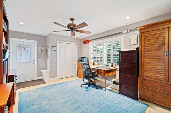 Building Photo - Country living close to everything - 3 bed, 3.5 bath, on an acre