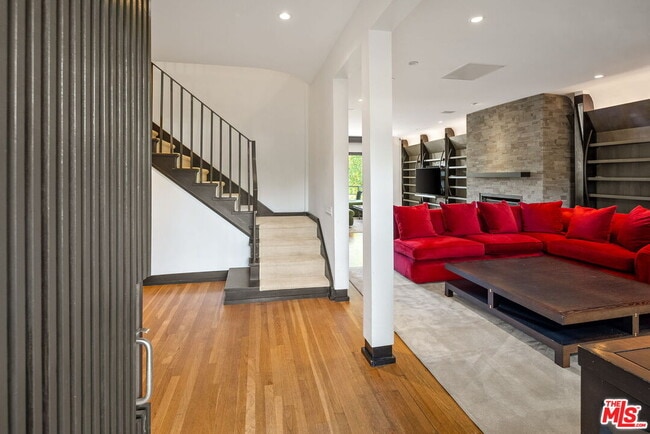 Building Photo - 215 S Anita Ave