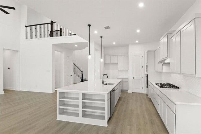 Building Photo - 373 Hollister Dr
