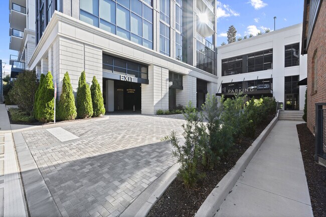 Building Photo - 2425 Peachtree Rd NE