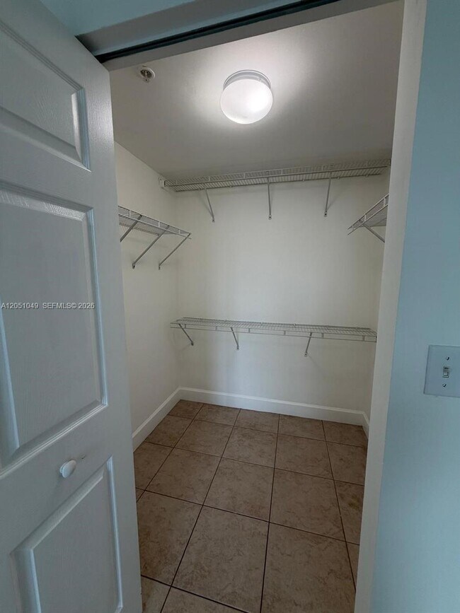 Building Photo - 50 Menores Ave