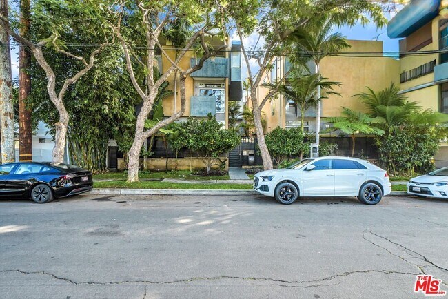 Building Photo - 11960 Iowa Ave