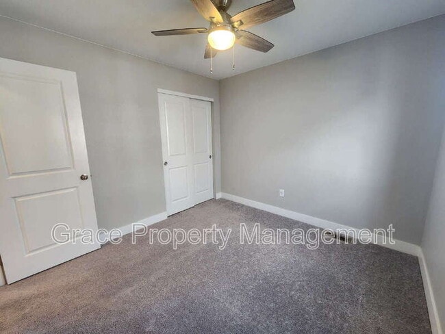 Building Photo - 6259 Bauer Wy