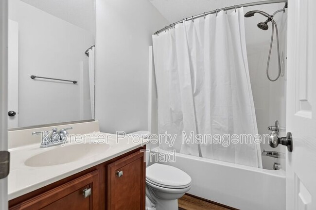 Building Photo - 9415 Glen Cross Dr