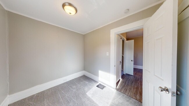 Building Photo - Clark / Fulton Area - Single Family Home - 2 Bedroom Apartment