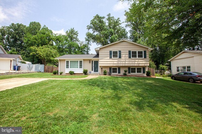 Building Photo - 2533 Hillsman St