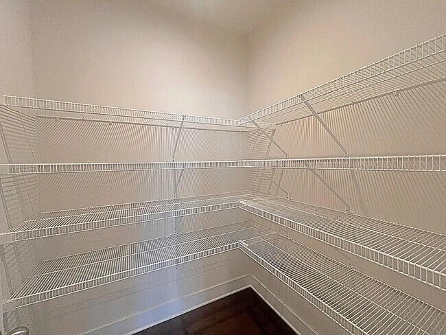 Building Photo - 213 Bank Swallow Wy