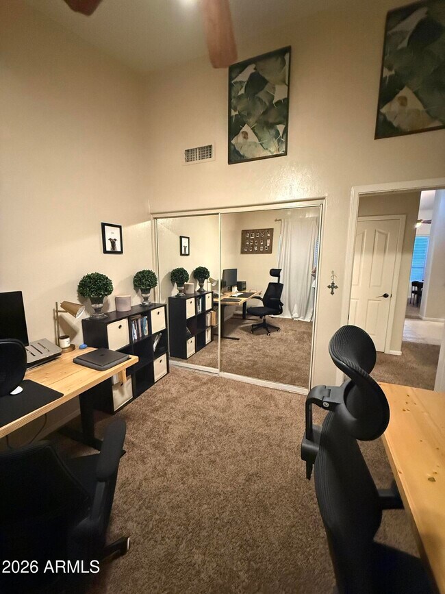 Building Photo - 4229 E Rancho Caliente Dr