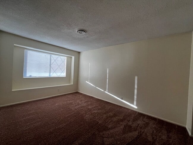 Building Photo - Charming Single-Story Home located in the Heart of Las Vegas