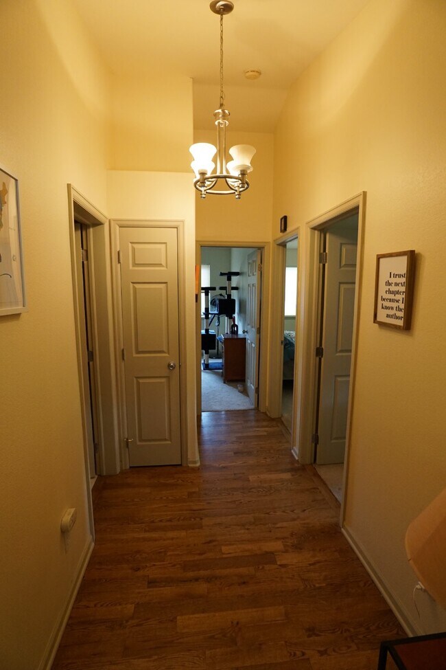 Building Photo - Lovely Townhome in Bailey!