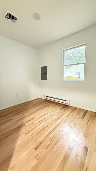 Building Photo - 773 Waverly Ave