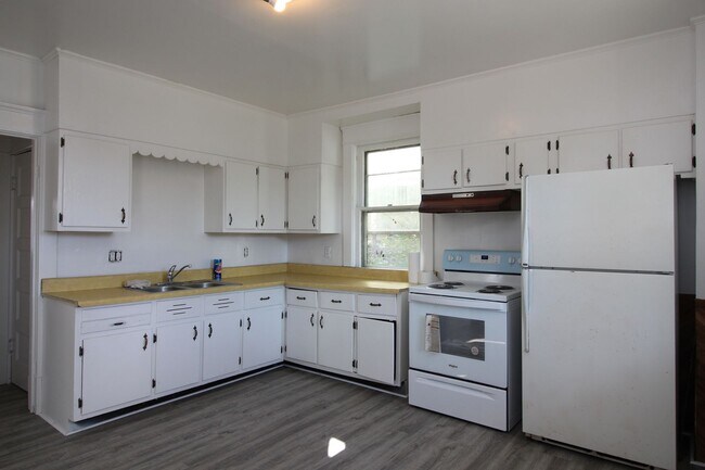 Building Photo - 90-990 Baker St