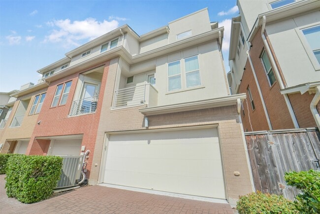 Building Photo - 5425 Hidalgo St