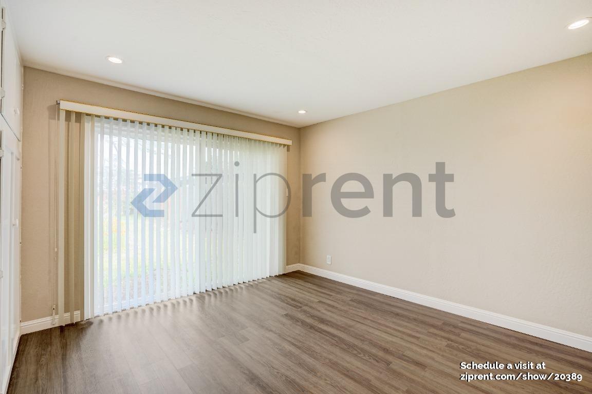 Building Photo - Unit