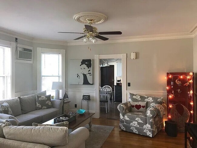 Building Photo - 146 W Main St