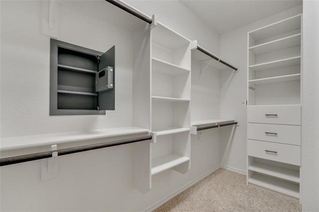 Building Photo - 821 Meadows Dr