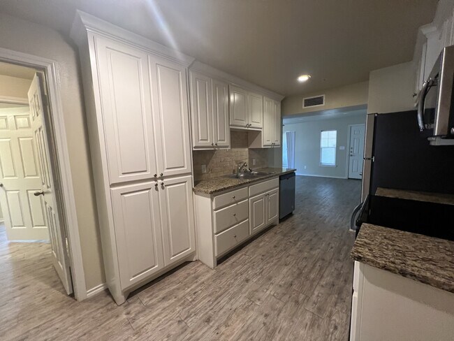 Building Photo - 2218 16th St