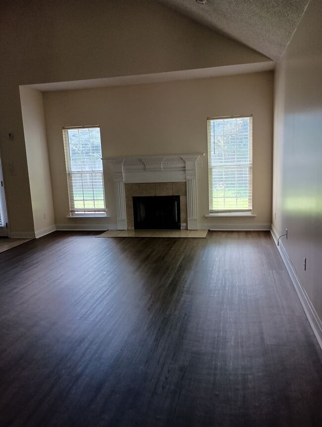 Building Photo - 125 Summerfield Dr