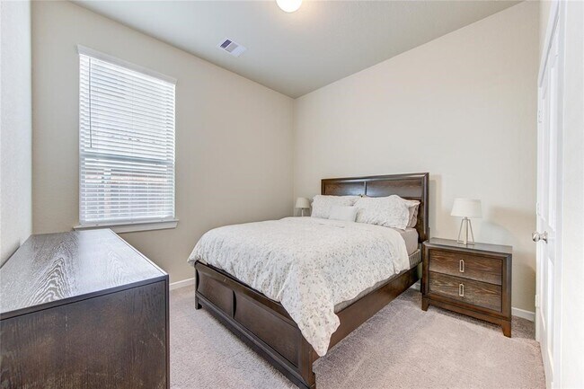 Building Photo - 6019 Bristlegrass Ln