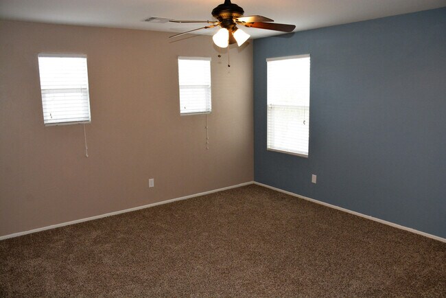 Building Photo - Impeccable Home in a Cul-de-Sac with Great Curb Appeal!