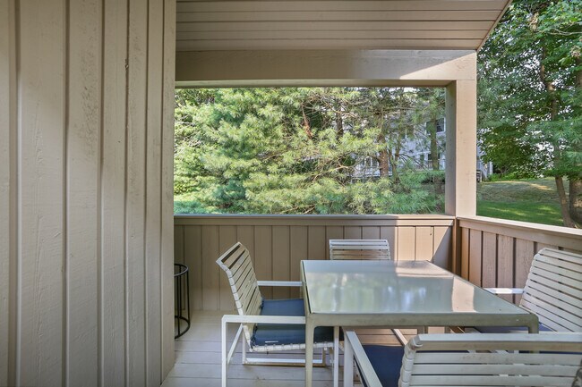 Building Photo - 61 Whitney Glen Dr