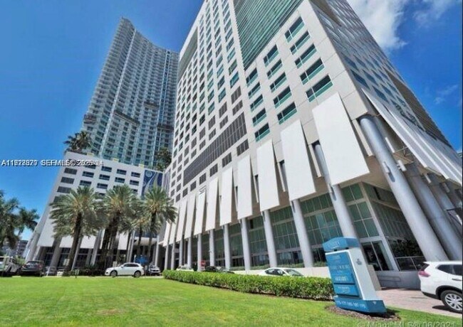 Building Photo - 185 SW 7th St