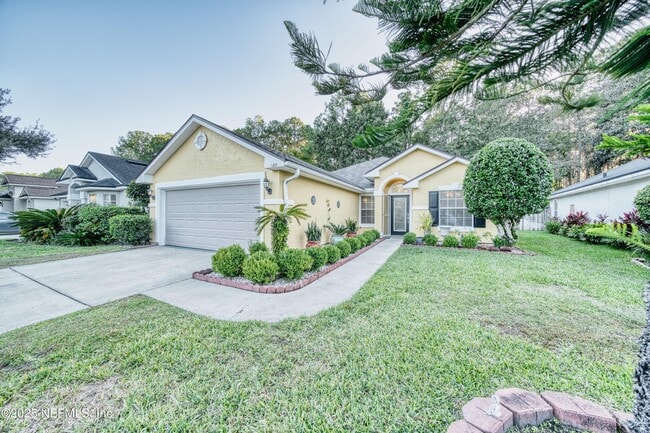 Building Photo - 185 Hawthorn Hedge Ln