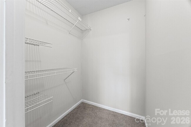 Building Photo - 5805 Hunting Ridge Ln