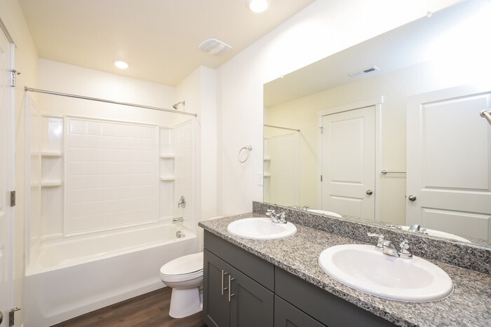 Building Photo - 13486 Oneida Ln