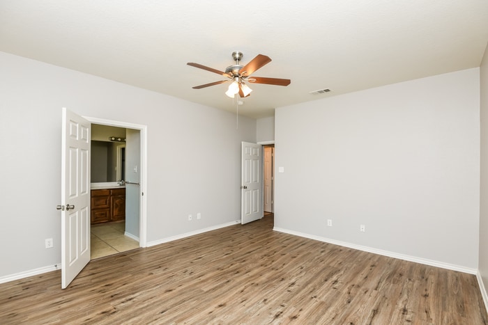 Building Photo - 1216 Sunderland Ln