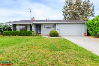 Building Photo - Beautiful Home | Remodeled | Desirable Location