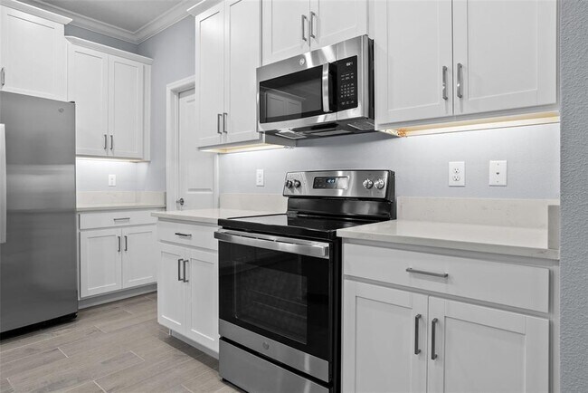 Building Photo - 16819 Shell Bay Dr