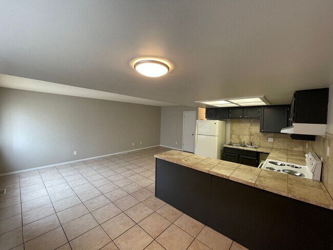 Building Photo - 922 Teal Ct
