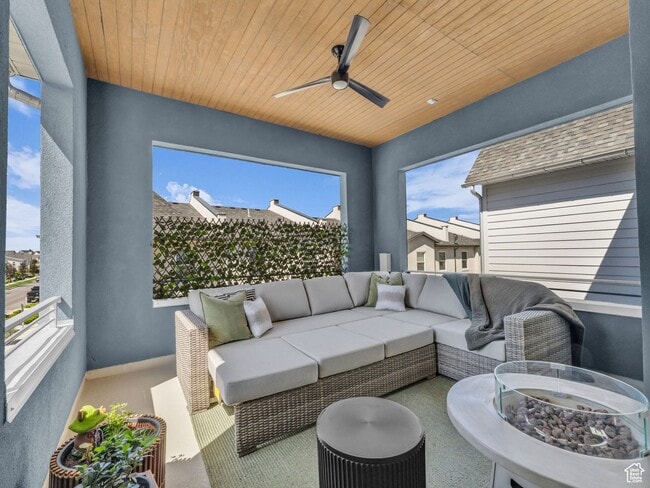 Building Photo - Amazing Executive Home Now Available!