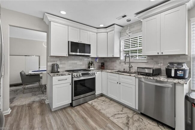 Building Photo - 1428 Gust Ln