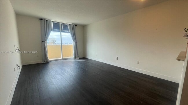 Building Photo - 117 NW 42nd Ave