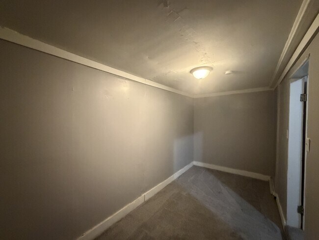 Building Photo - 10602 Earle Ave
