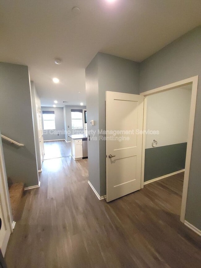 Building Photo - 10244 Artesia Blvd