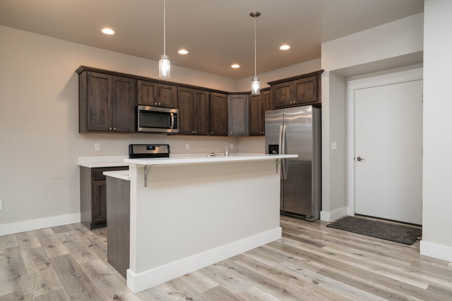 Building Photo - 1403 Happy Ln