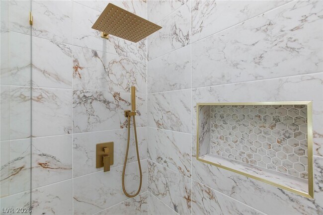 Building Photo - 6525 Ponderosa Way