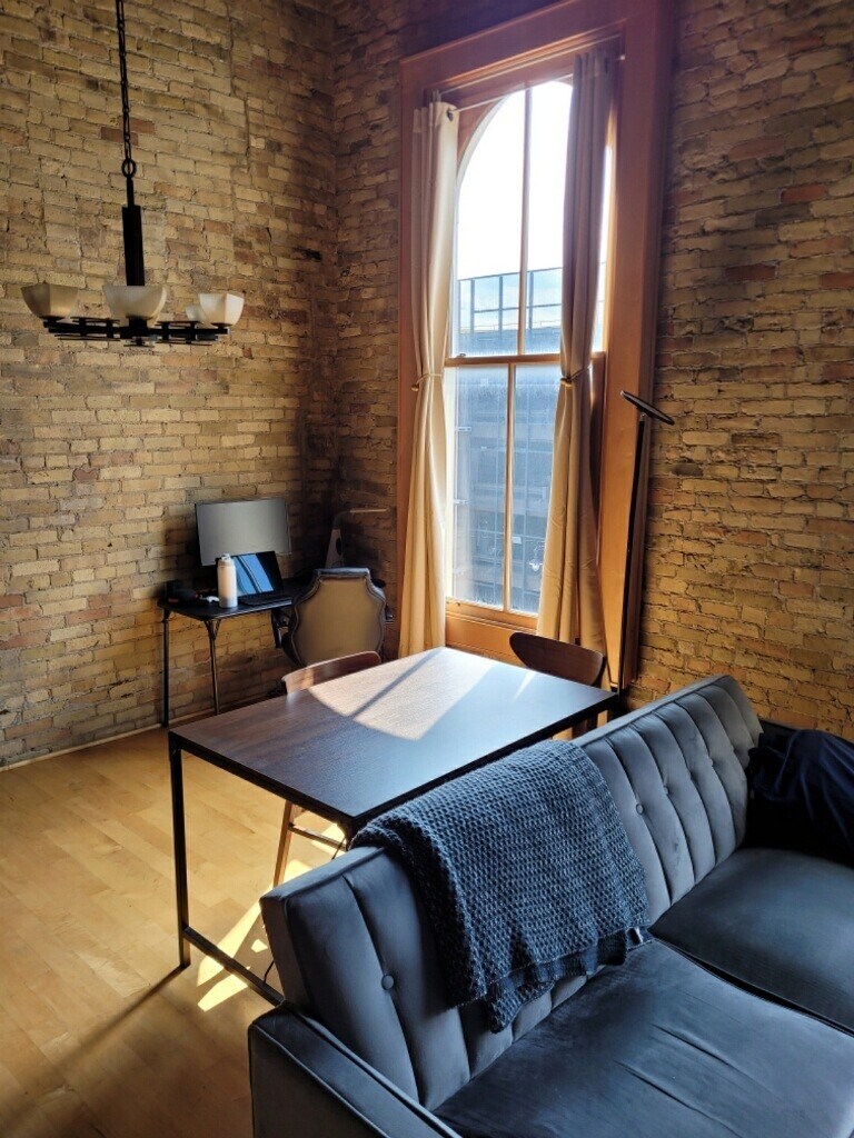 Building Photo - 522 N Water St