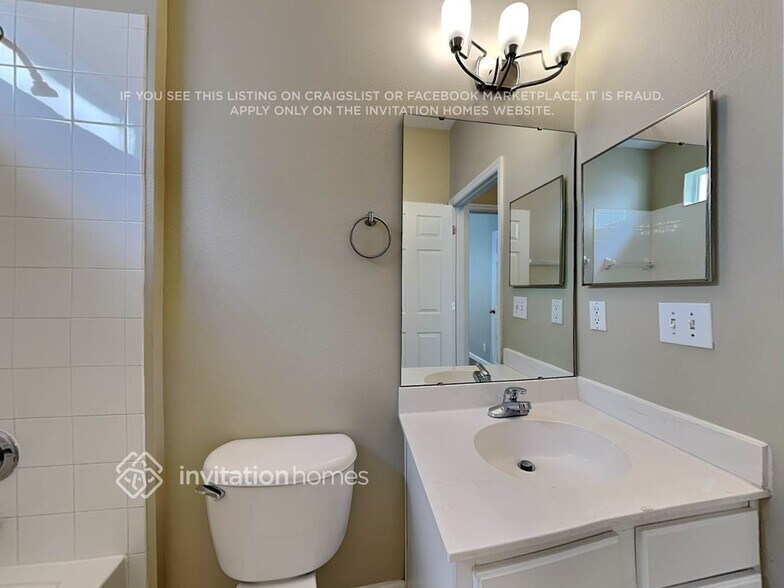 Building Photo - 110 E Lake Victoria Cir