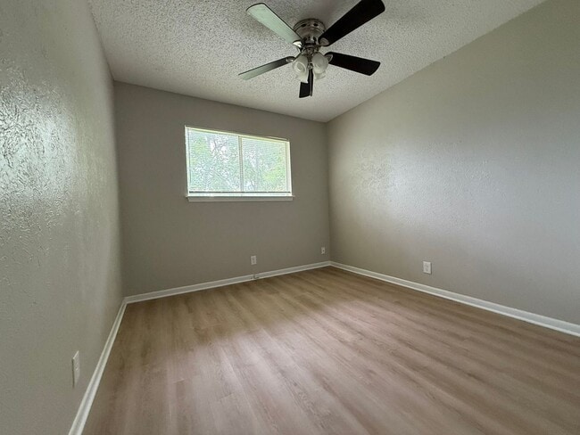 Building Photo - R.Patel Properties2 (12310 Willow Wild Dr)